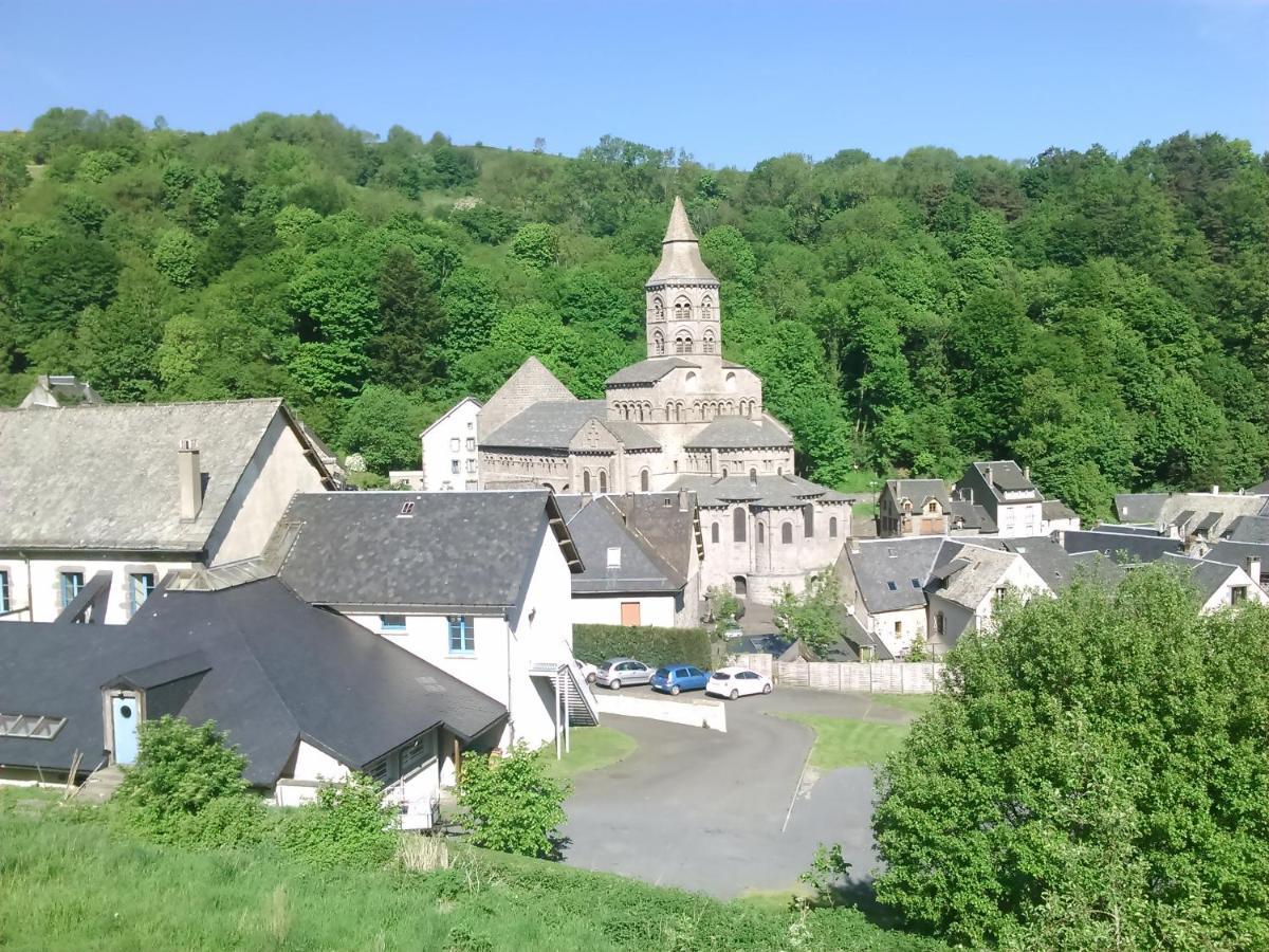 Coquelicot, Entre Volcans D Auvergne Et Sancy, Orcival. Exterior foto